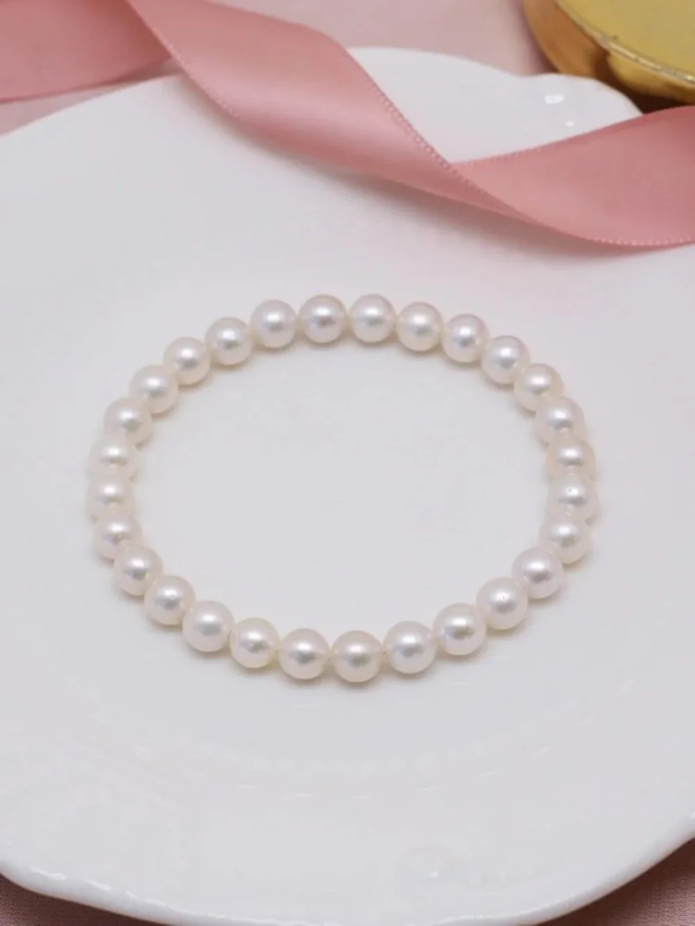 Elegant Freshwater Pearl Stretch Bracelet for Women - 6mm White Cultured Pearls